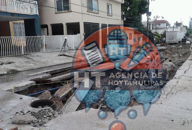 Colapsa calle en Madero Colapsa calle en Madero