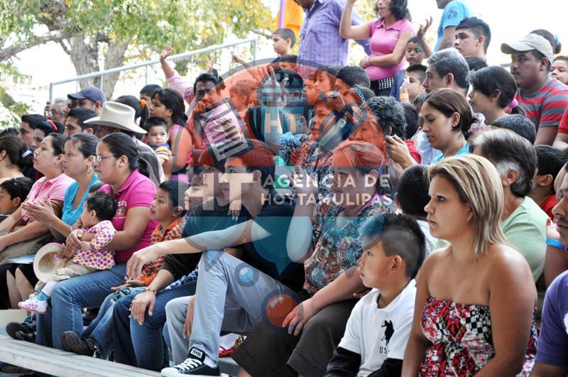 Pista de Hielo - NvoLaredo Pista de Hielo - NvoLaredo
