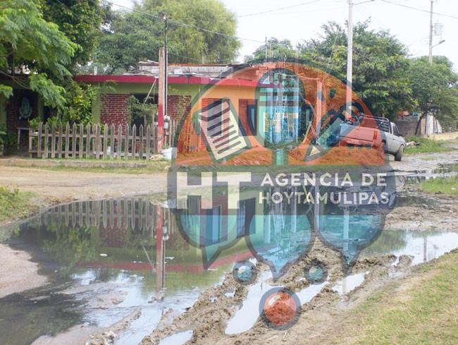 Denuncian fuga de aguas negras en colonia Nuevo Tampico Denuncian fuga de aguas negras en colonia Nuevo Tampico