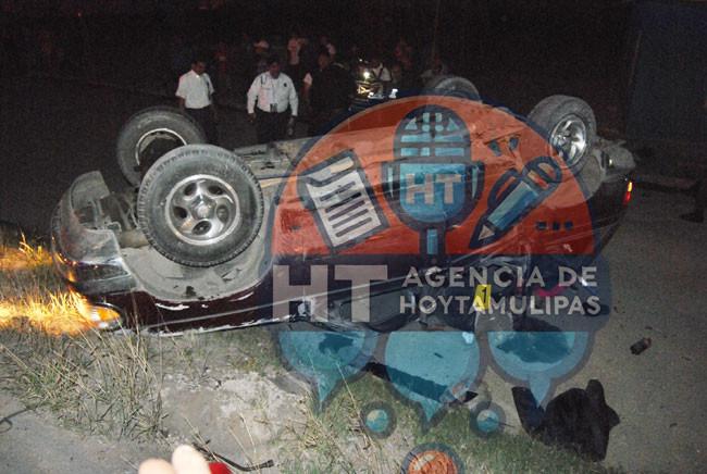 Mueren dos al volcar en Nuevo Laredo Mueren dos al volcar en Nuevo Laredo