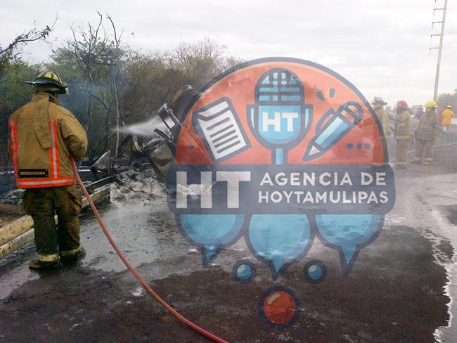 Se incendia pipa en Altamira Se incendia pipa en Altamira
