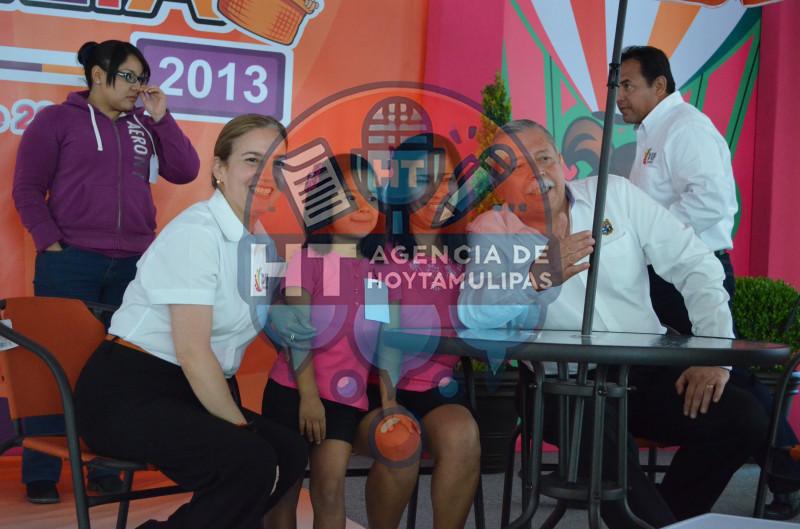 Festejo del Dia de la Familia Festejo del Dia de la Familia