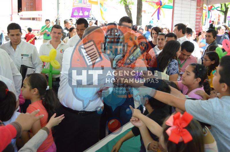 Festejo del Dia de la Familia Festejo del Dia de la Familia