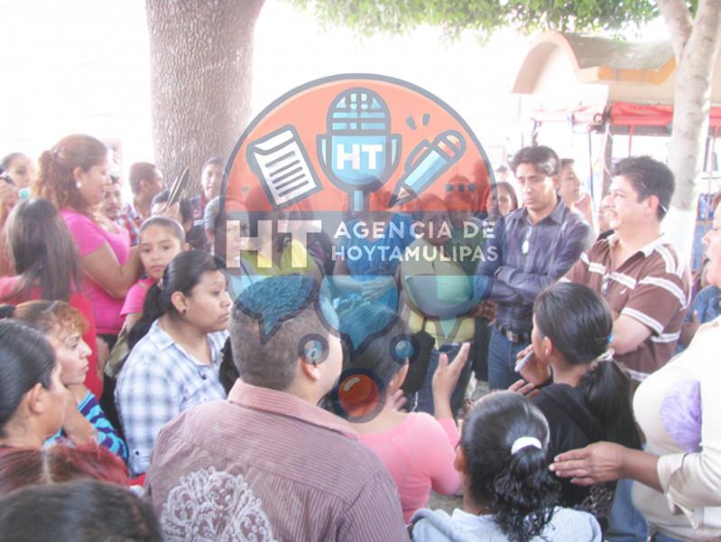 Revientan obreros contra su líder sindical en Matamoros Revientan obreros contra su líder sindical en Matamoros