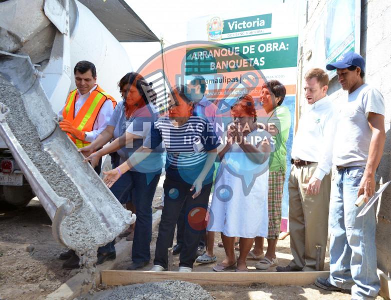 Construcción de banquetas Construcción de banquetas