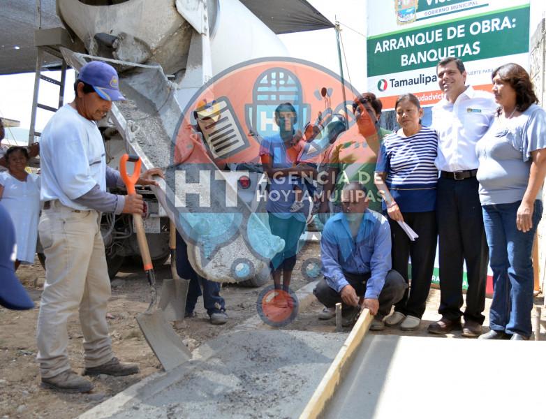 Construcción de banquetas Construcción de banquetas