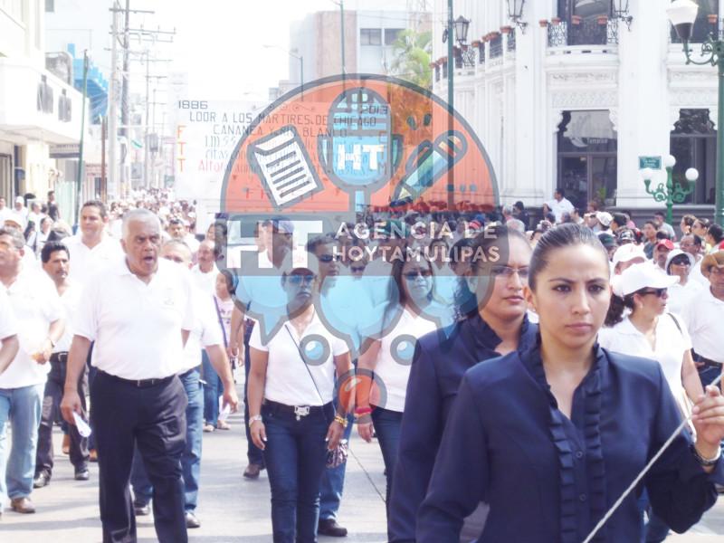 Desfilan 13 mil obreros en Tampico por el Día del Trabajo Desfilan 13 mil obreros en Tampico por el Día del Trabajo