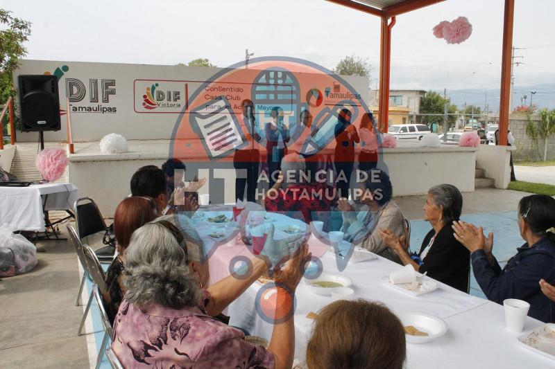 Festejo abuelitas Festejo abuelitas