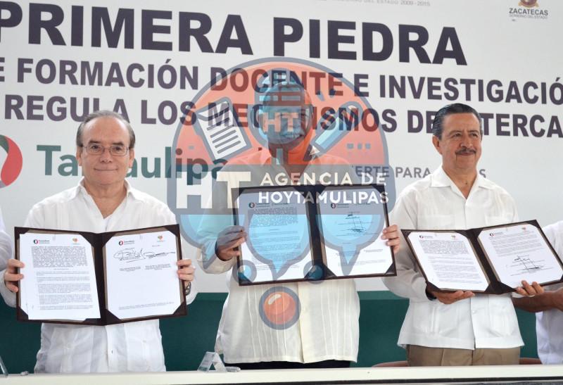 Primera piedra Primera piedra