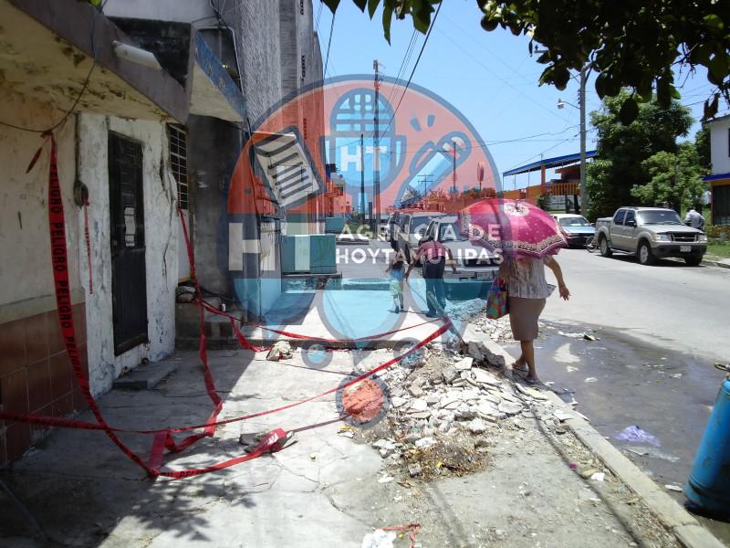 piden demoler marquesina en Madero piden demoler marquesina en Madero