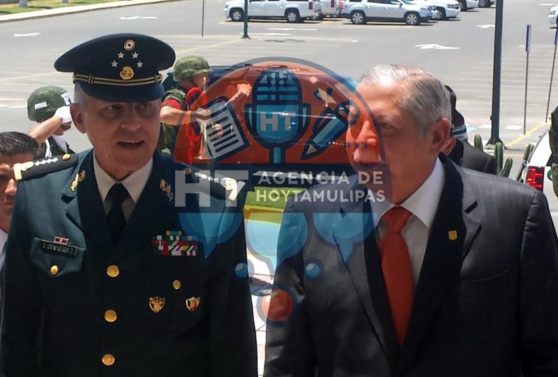 Salvador Cienfuegos y Egidio Torre Salvador Cienfuegos y Egidio Torre