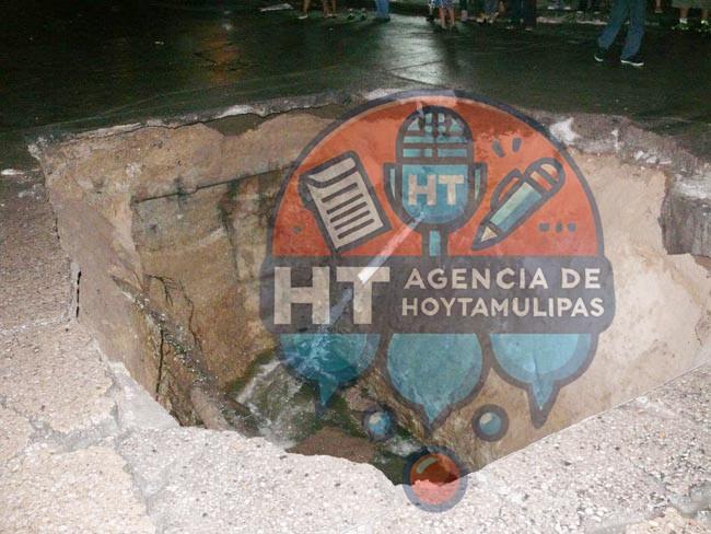 Hundimiento en colonia de Madero Hundimiento en colonia de Madero