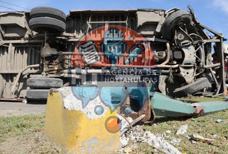 Volcadura microbus Volcadura microbus