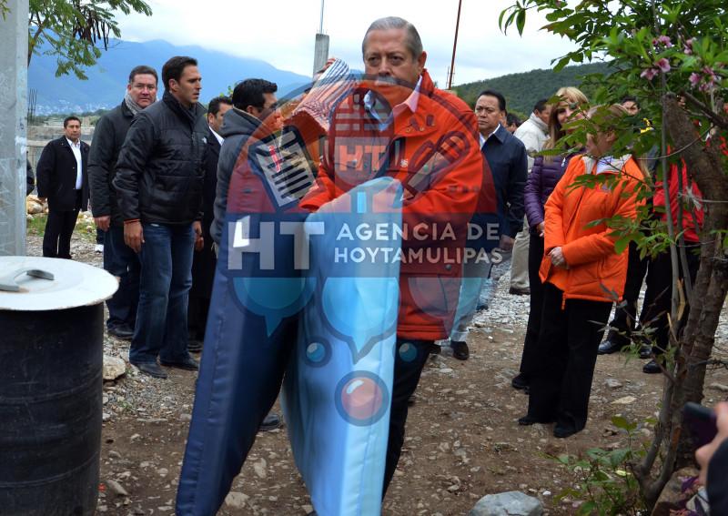 Entregan apoyos por frío en Tamaulipas Entregan apoyos por frío en Tamaulipas