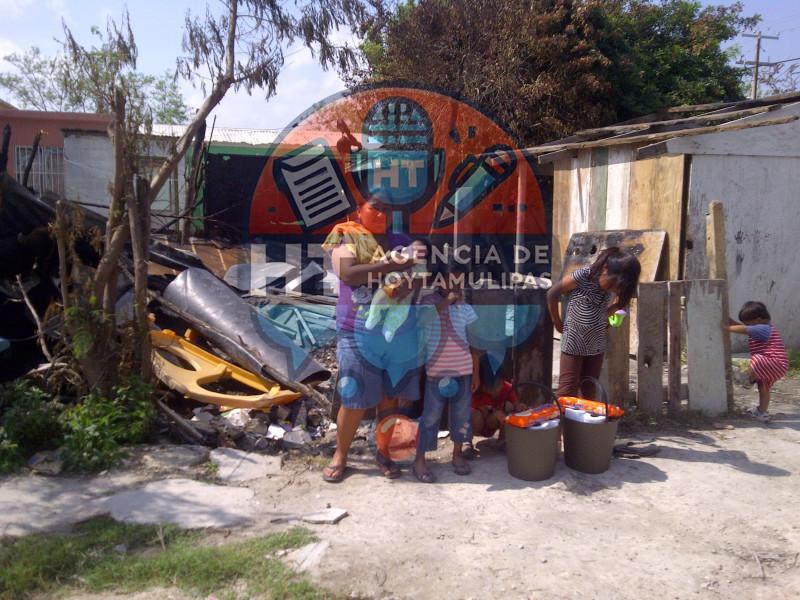 Incendio deja sin hogar a familia de Reynosa Incendio deja sin hogar a familia de Reynosa