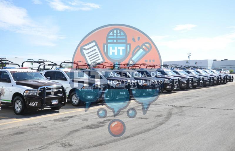 Egidio Torre Cantú, entrega apoyos Egidio Torre Cantú, entrega apoyos