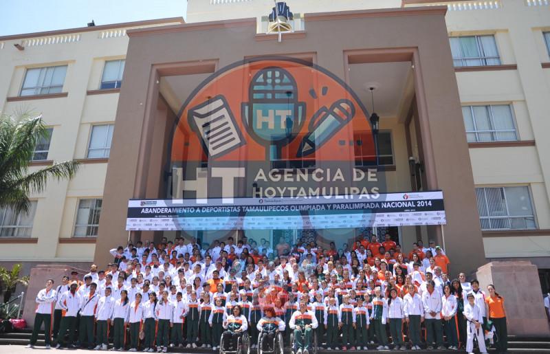 Abanderamiento a deportistas Abanderamiento a deportistas