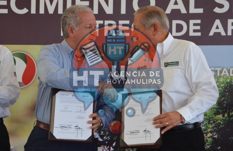 Firma de Convenio de Colaboración y Fortalecimiento al Sector Forestal Firma de Convenio de Colaboración y Fortalecimiento al Sector Forestal