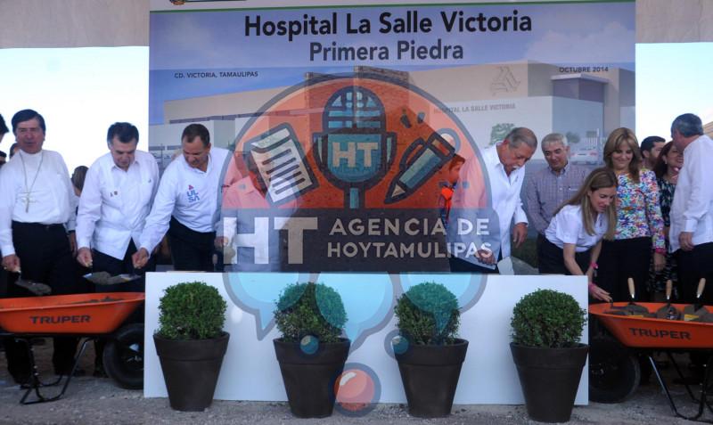 Colocan primera piedra Colocan primera piedra