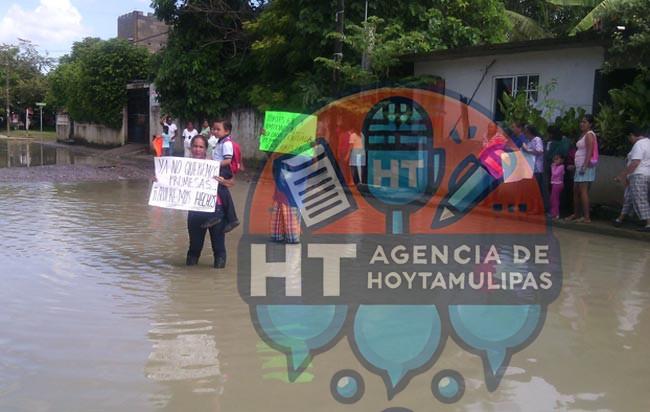 Protestan familias Protestan familias