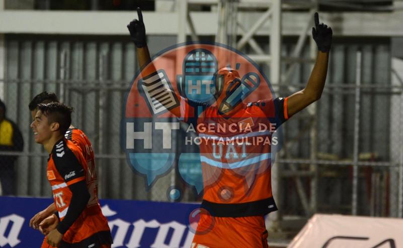 Correcaminos vs Coras Correcaminos vs Coras