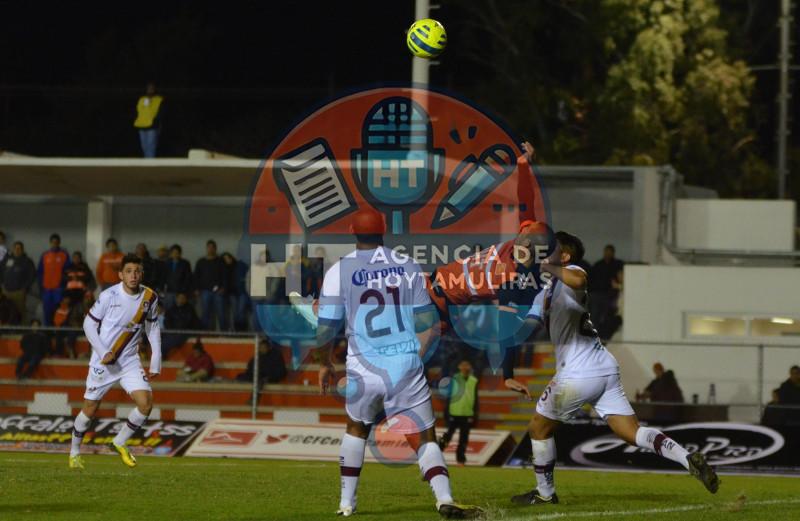 Correcaminos vs Coras Correcaminos vs Coras