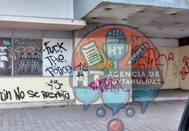 Vandalos dañan inmuebles de Victoria Vandalos dañan inmuebles de Victoria