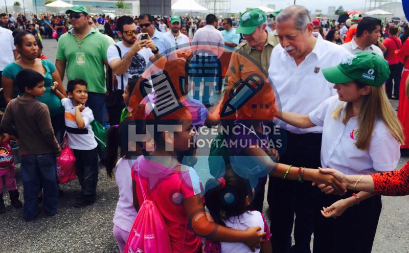 Festejan a los niños Festejan a los niños