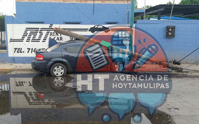 Muere mujer al estrellarse en Nuevo Laredo Muere mujer al estrellarse en Nuevo Laredo