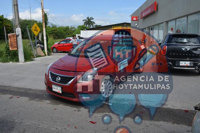 Choque deja daños por 200 mil pesos Choque deja daños por 200 mil pesos