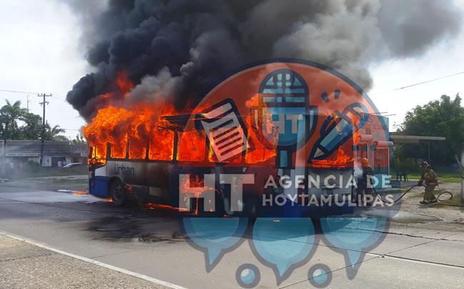 Se incendia autobús Se incendia autobús