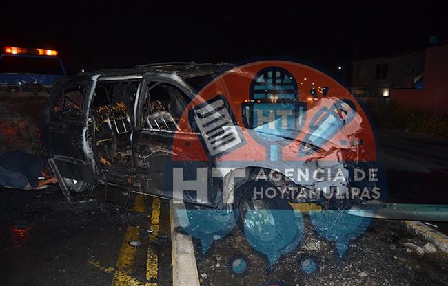 Camioneta incendiada Camioneta incendiada