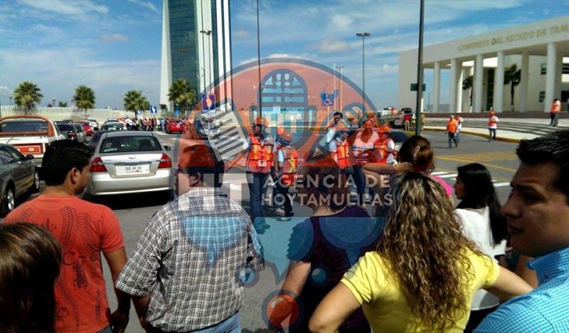 Simulacro sismo en Congreso Simulacro sismo en Congreso