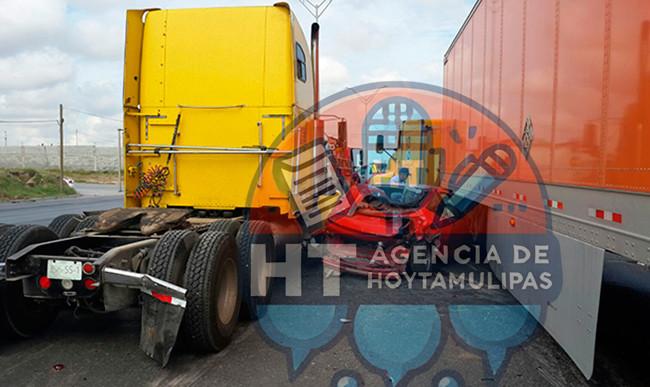 Trailers aplastan carro Trailers aplastan carro