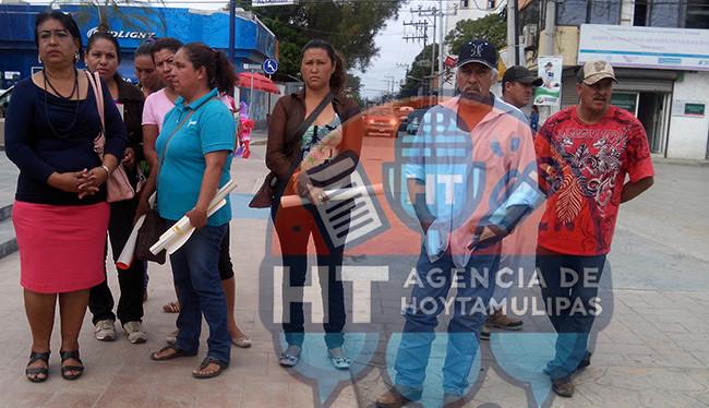 Denuncian vecinos Denuncian vecinos