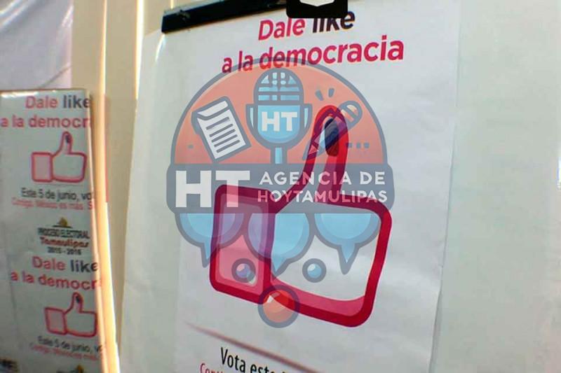 Dale like a la democracia Dale like a la democracia