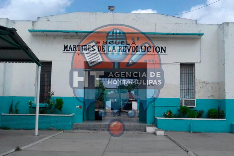 Escuela Primaria Mártires de la Revolución Escuela Primaria Mártires de la Revolución