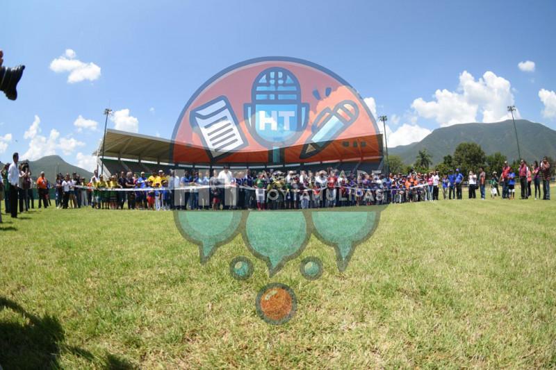 ETC estrena Estadio de Beisbol ETC estrena Estadio de Beisbol
