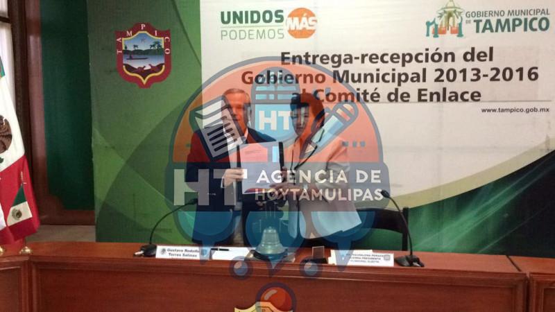 Gustavo Torres Salinas y Magdalena Peraza Guerra Gustavo Torres Salinas y Magdalena Peraza Guerra