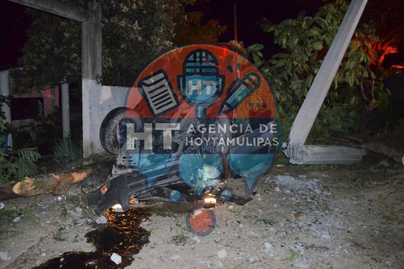 Camioneta chocada Camioneta chocada