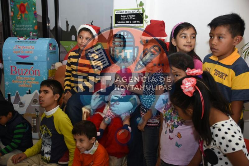 Santa en Palacio Federal Santa en Palacio Federal