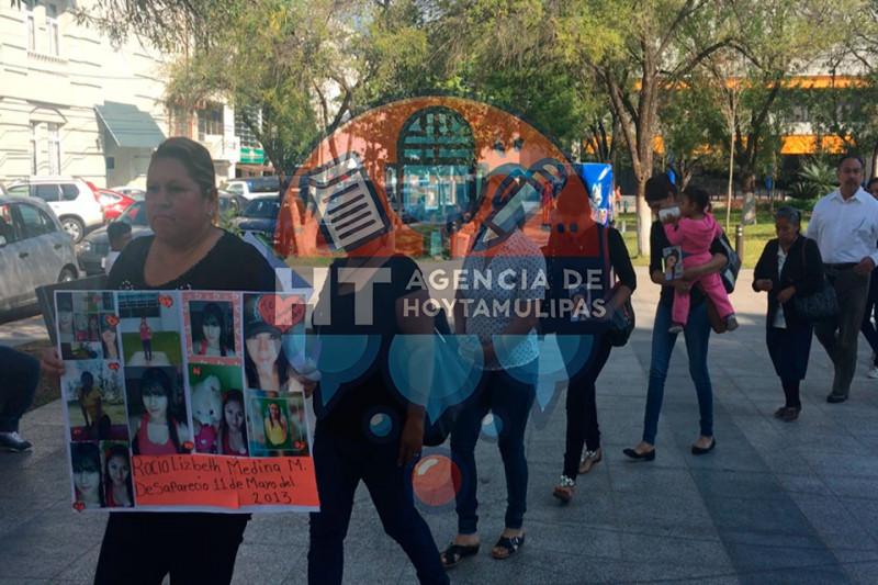 Protestan familiares Protestan familiares