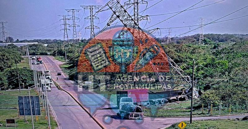 Trilero se impactó con una torre de alta tensión en Altamira Trilero se impactó con una torre de alta tensión en Altamira