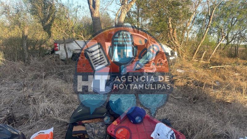 Camioneta volcada Camioneta volcada