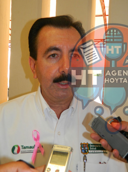 Suministran agua a Centros de Salud con tinacos