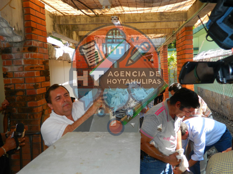 Arturo de Le�n Loredo, Presidente de la Junta local Ejecutiva del Instituto Federal Electoral (IFE), 