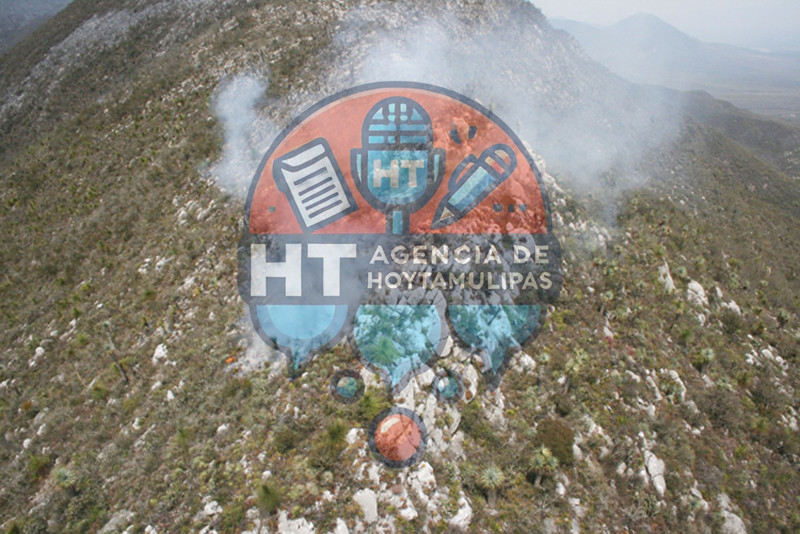 Sigue incendio en sierra de Jaumave