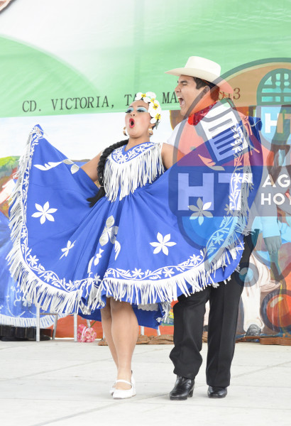 Cuarto concurso de danza folkl�rica