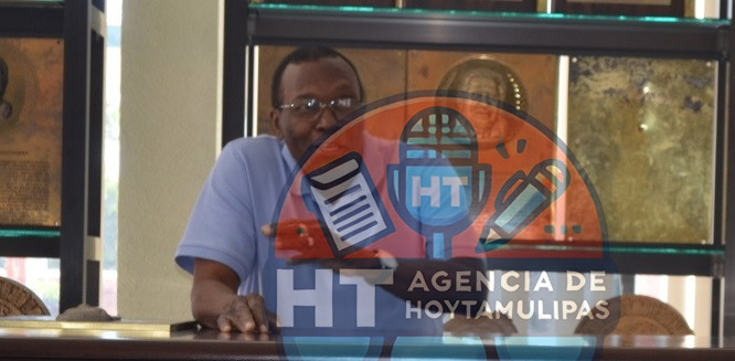 Imparte Salom�n Robbins pl�tica en el Sal�n de la Fama de Tamaulipas.