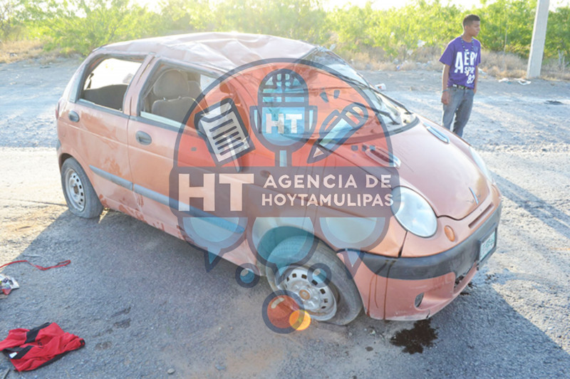 Vuelcan dos en Nuevo Laredo